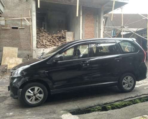 6 seatrs car for rent bali